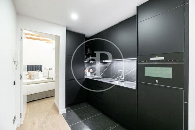 1 slaapkamer Appartement te huur in El Barri Gòtic, Barcelona stad - € 2.100 (Ref: 8726202)