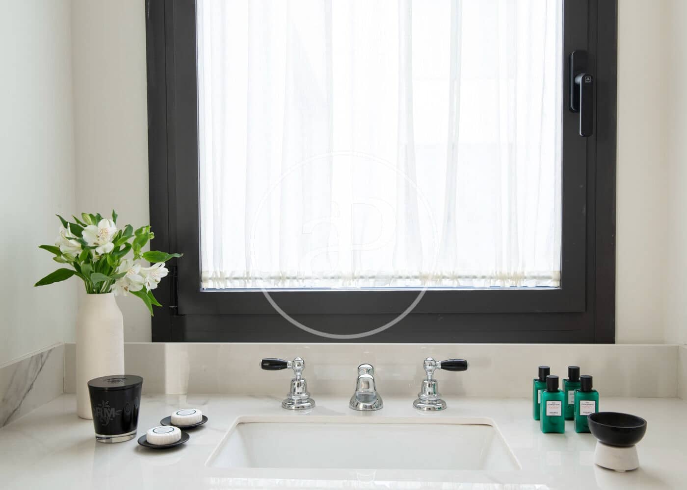 3 soveværelse Lejlighed til leje i Barcelona by med swimmingpool - € 15.000 (Ref: 8726206)