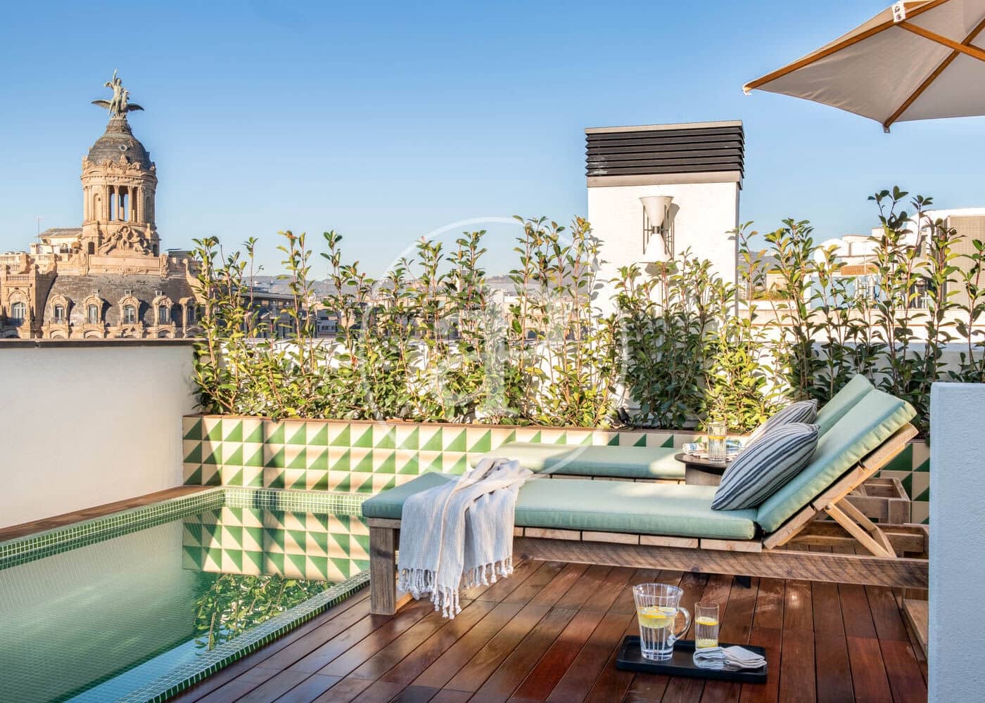 2 slaapkamer Appartement te huur in Barcelona stad met zwembad - € 10.000 (Ref: 8726207)