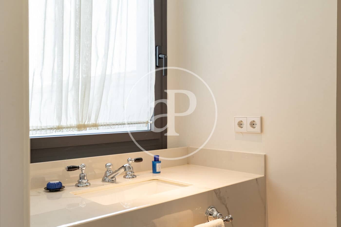 Apartamento de 3 habitaciones en Barcelona ciudad en alquiler con piscina - 11.000 € (Ref: 8726208)