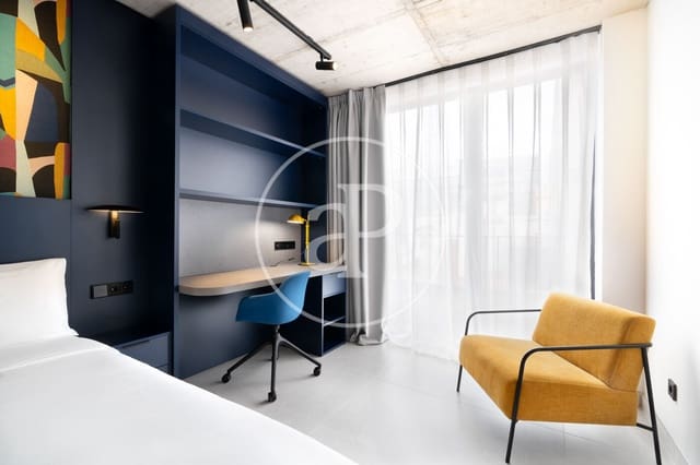 1 slaapkamer Appartement te huur in El Poblenou, Barcelona stad met zwembad - € 1.565 (Ref: 8726213)