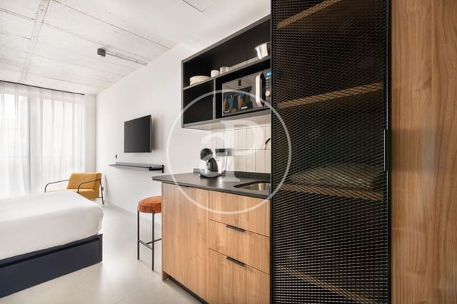 1 slaapkamer Appartement te huur in El Poblenou, Barcelona stad met zwembad - € 1.565 (Ref: 8726213)