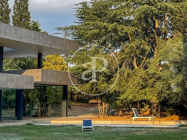 6 bedroom Villa for rent in Valldoreix, Sant Cugat del Vallès with pool - € 25,000 (Ref: 8726222)