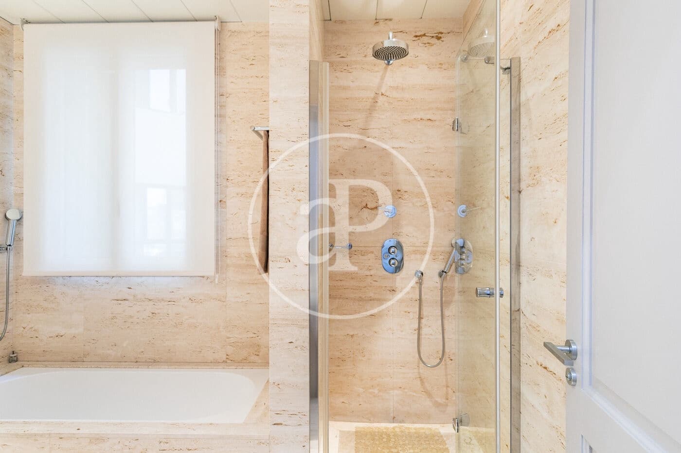 4 sypialnia Apartament do wynajęcia w Miasto Barcelona - 14 000 € (Ref: 8726227)