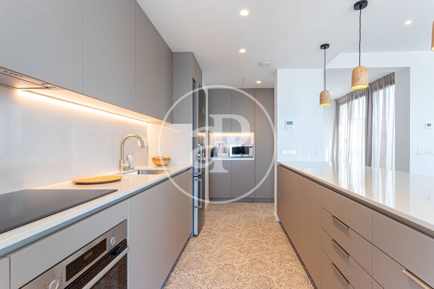 3 bedroom Apartment for rent in Barcelona city - € 8,500 (Ref: 8726231)