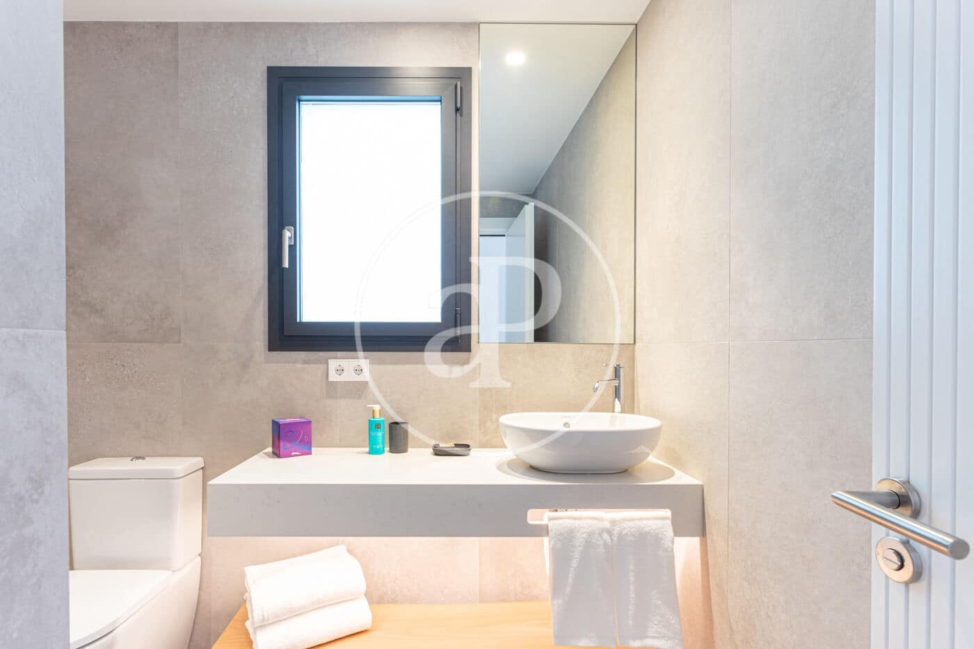 3 bedroom Apartment for rent in Barcelona city - € 8,500 (Ref: 8726231)