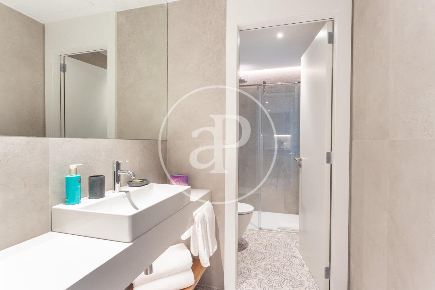 2 soverom Leilighet til leie i Barcelona by - € 4 800 (Ref: 8726238)