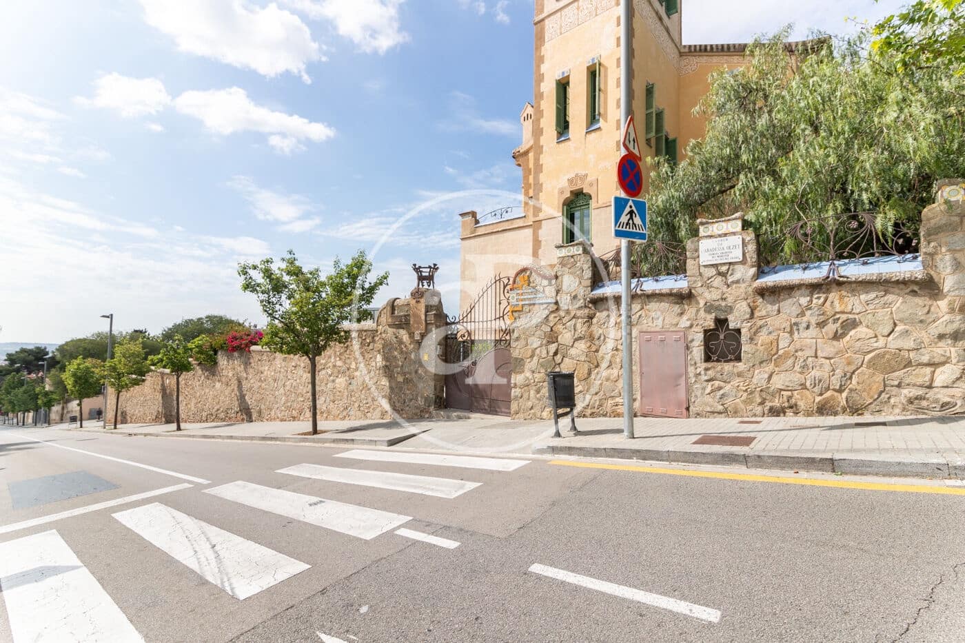 4 bedroom Villa for rent in Barcelona city with pool - € 16,000 (Ref: 8726244)