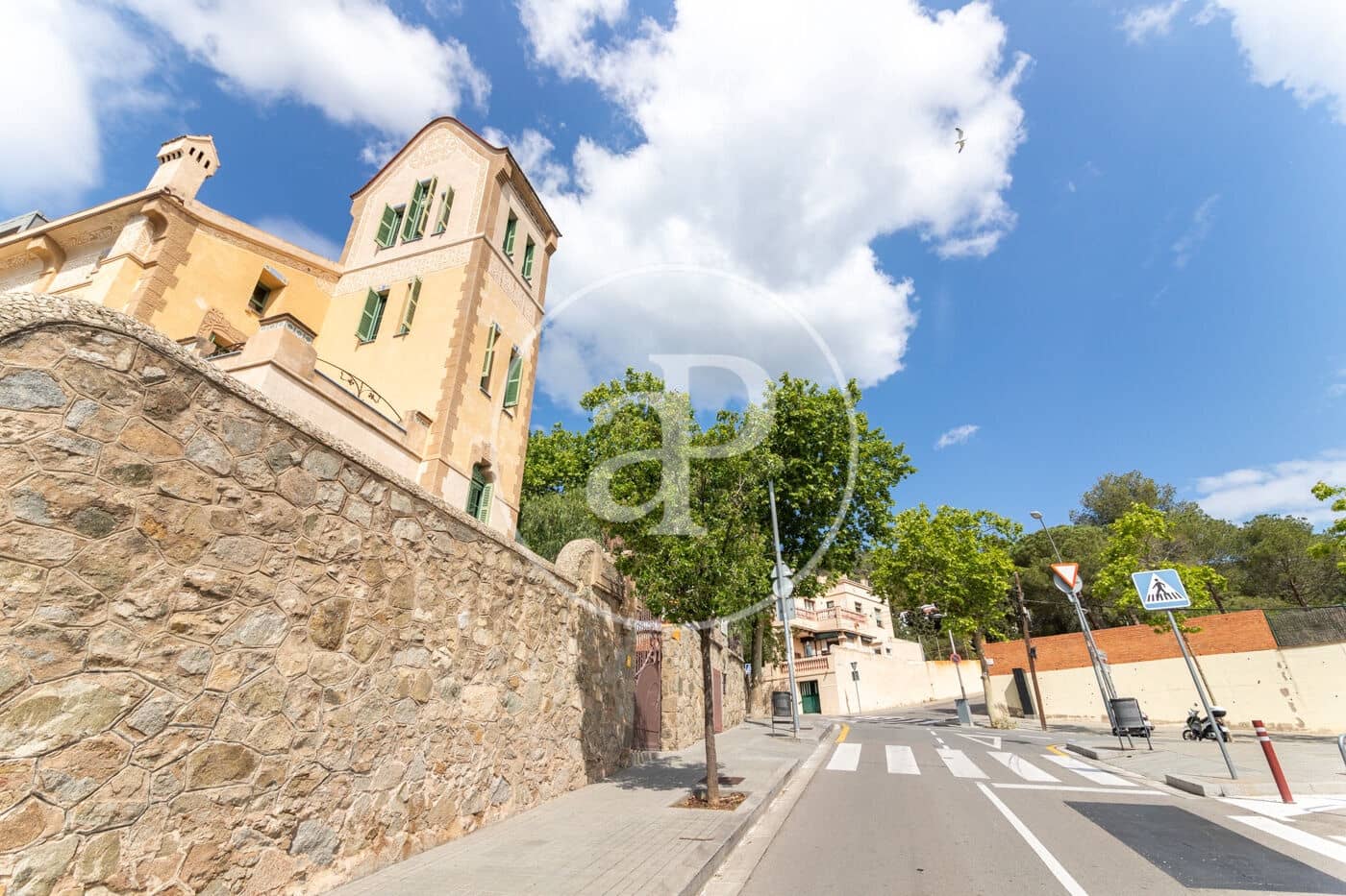 4 bedroom Villa for rent in Barcelona city with pool - € 16,000 (Ref: 8726244)