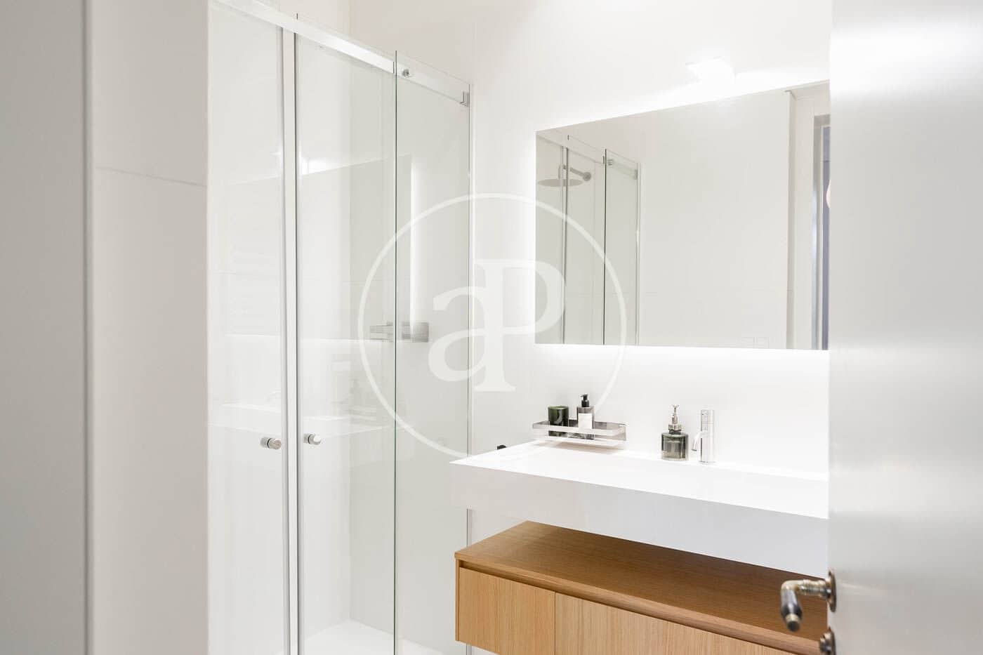 2 camera da letto Appartamento da affittare in Barcelona citta con piscina - 8.000 € (Rif: 8728772)