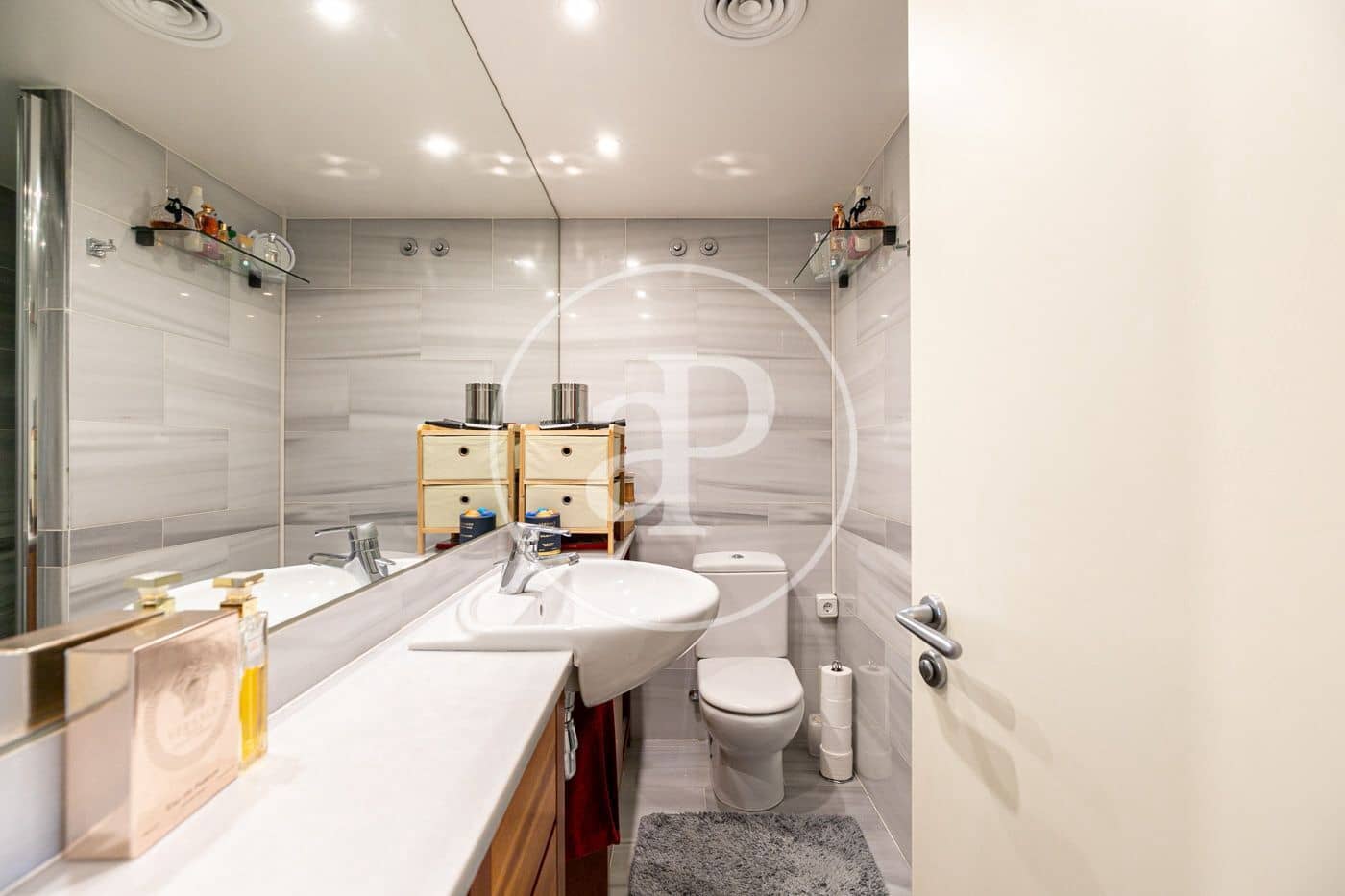 3 slaapkamer Appartement te huur in Barcelona stad met zwembad - € 4.900 (Ref: 8734529)