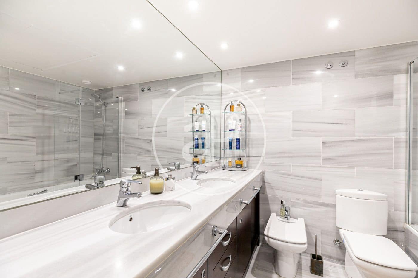 3 slaapkamer Appartement te huur in Barcelona stad met zwembad - € 4.900 (Ref: 8734529)