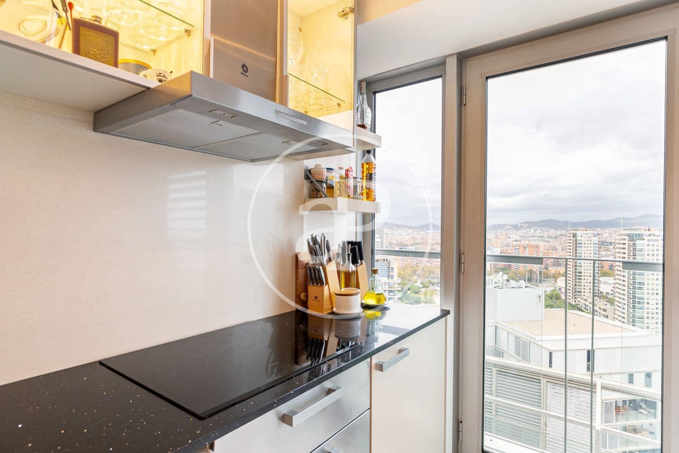 3 slaapkamer Appartement te huur in Barcelona stad met zwembad - € 4.900 (Ref: 8734529)