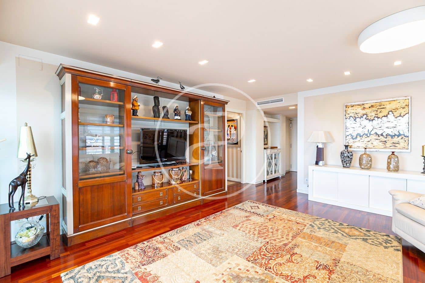 3 slaapkamer Appartement te huur in Barcelona stad met zwembad - € 4.900 (Ref: 8734529)