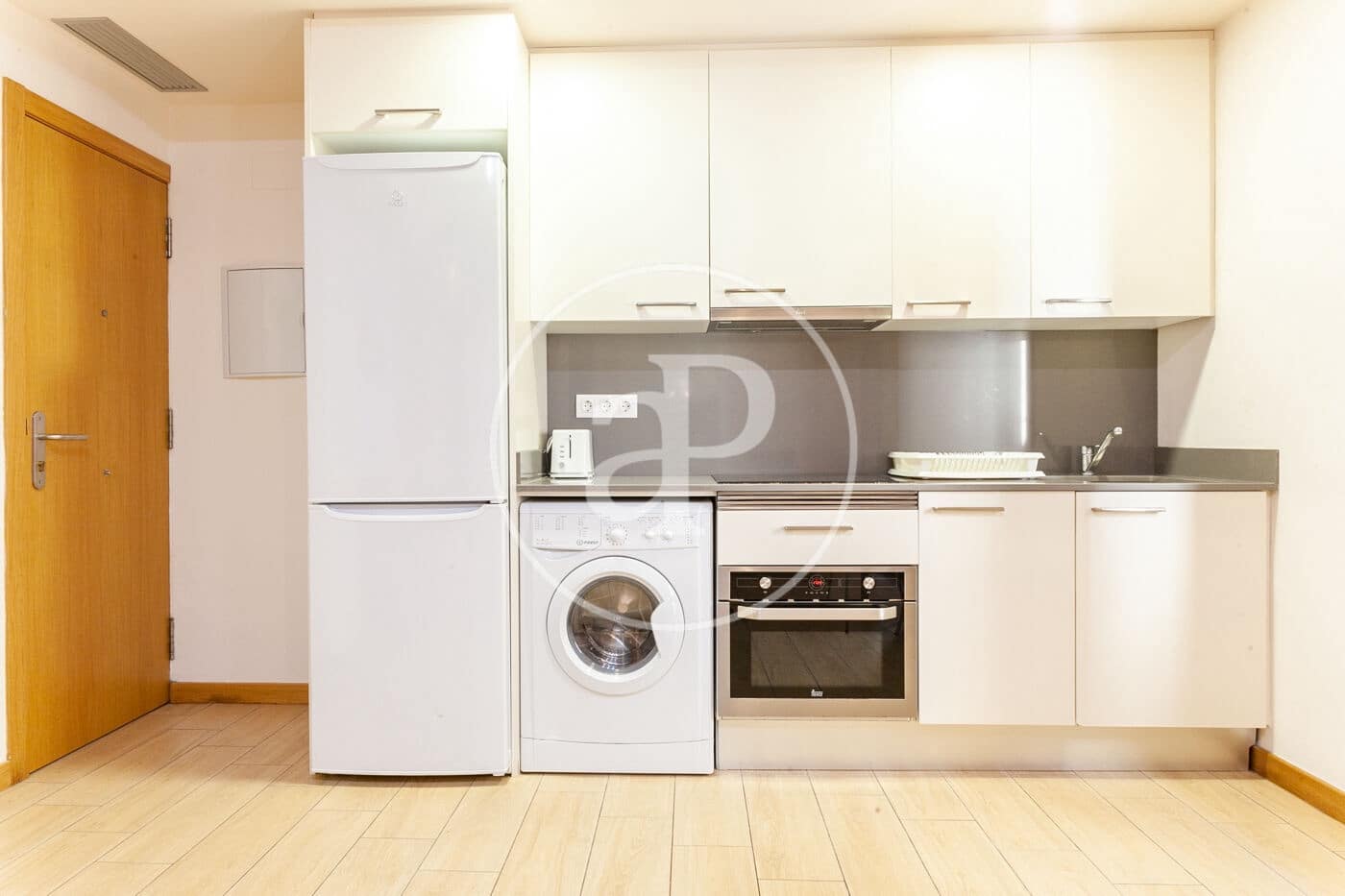 1 slaapkamer Appartement te huur in Barcelona stad - € 1.350 (Ref: 8735630)