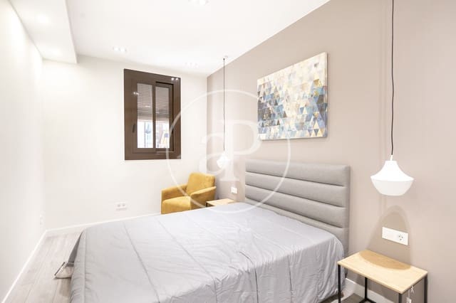 2 soverom Leilighet til leie i El Barri Gòtic, Barcelona by - € 1 490 (Ref: 8735640)