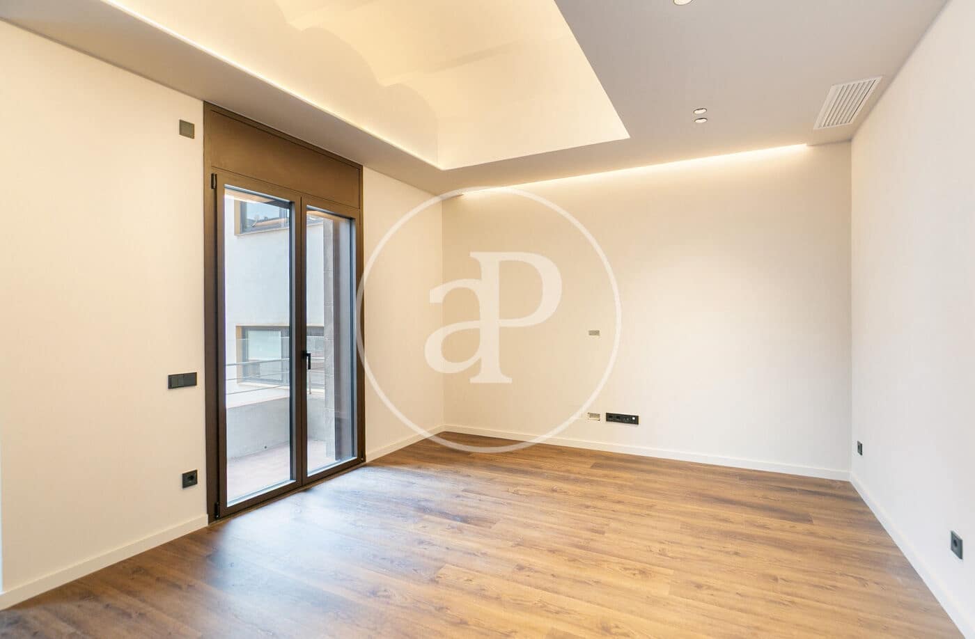 2 bedroom Apartment for sale in Barcelona city - € 1,350,000 (Ref: 8739066)