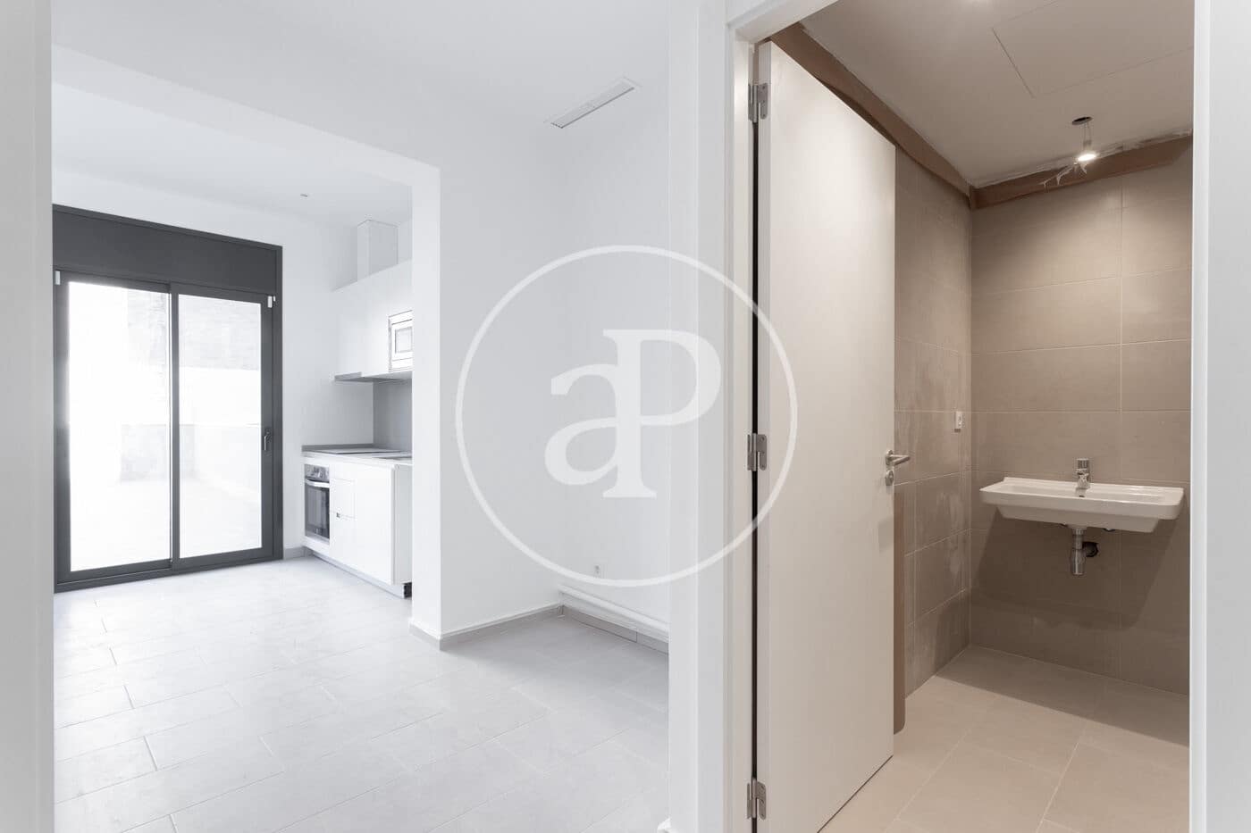 2 bedroom Apartment for rent in Barcelona city - € 1,900 (Ref: 8743598)