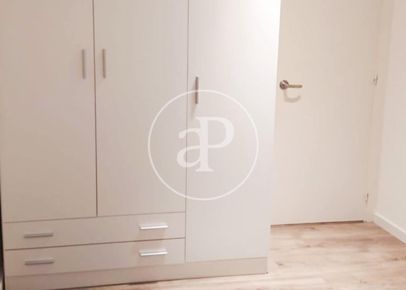 3 soveværelse Lejlighed til salg i Barcelona by - € 275.000 (Ref: 8752669)