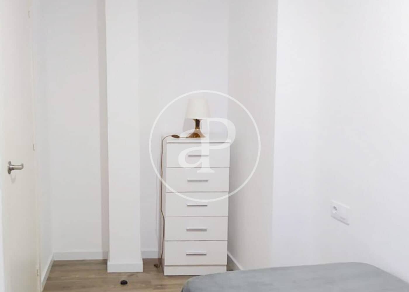 3 soveværelse Lejlighed til salg i Barcelona by - € 275.000 (Ref: 8752669)