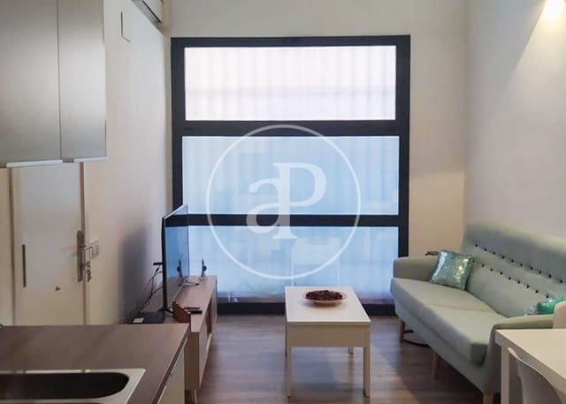 3 bedroom Apartment for sale in Sants, Barcelona city - € 275,000 (Ref: 8752669)