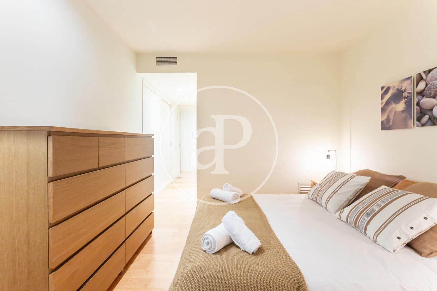3 slaapkamer Appartement te huur in Barcelona stad - € 2.660 (Ref: 8760337)