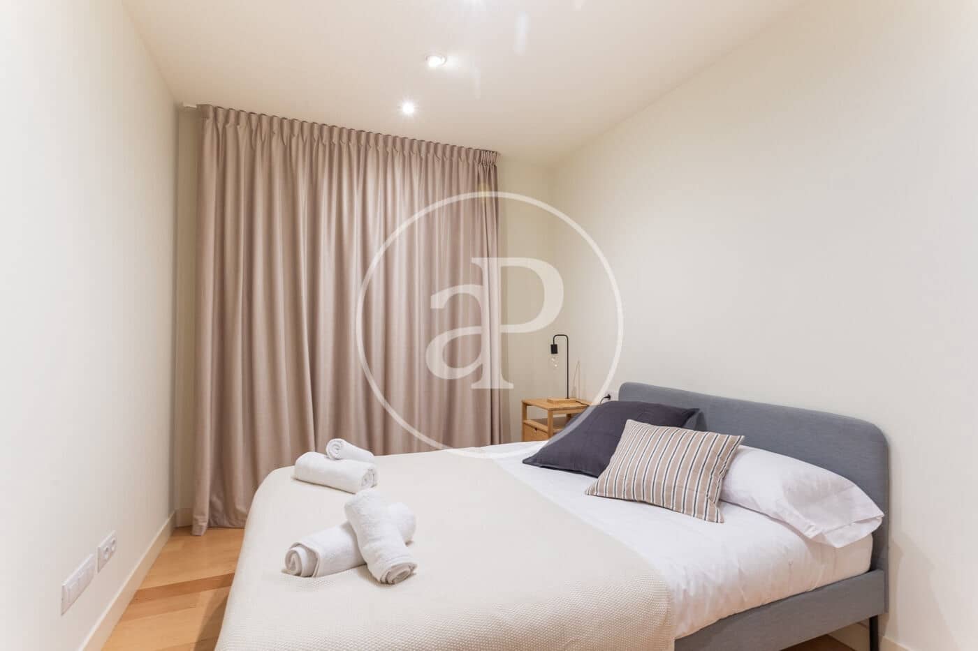 3 slaapkamer Appartement te huur in Barcelona stad - € 2.660 (Ref: 8760337)