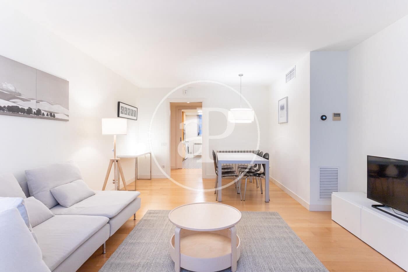 3 slaapkamer Appartement te huur in Barcelona stad - € 2.660 (Ref: 8760337)