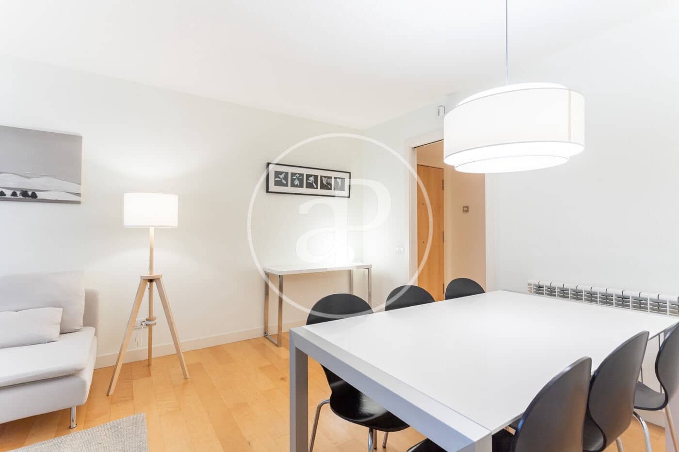 3 slaapkamer Appartement te huur in Barcelona stad - € 2.660 (Ref: 8760337)