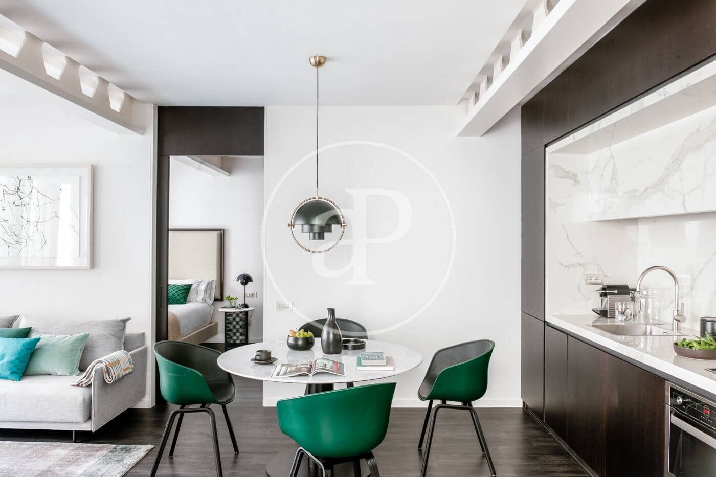 2 soveværelse Lejlighed til leje i Barcelona by med swimmingpool - € 4.800 (Ref: 8767054)