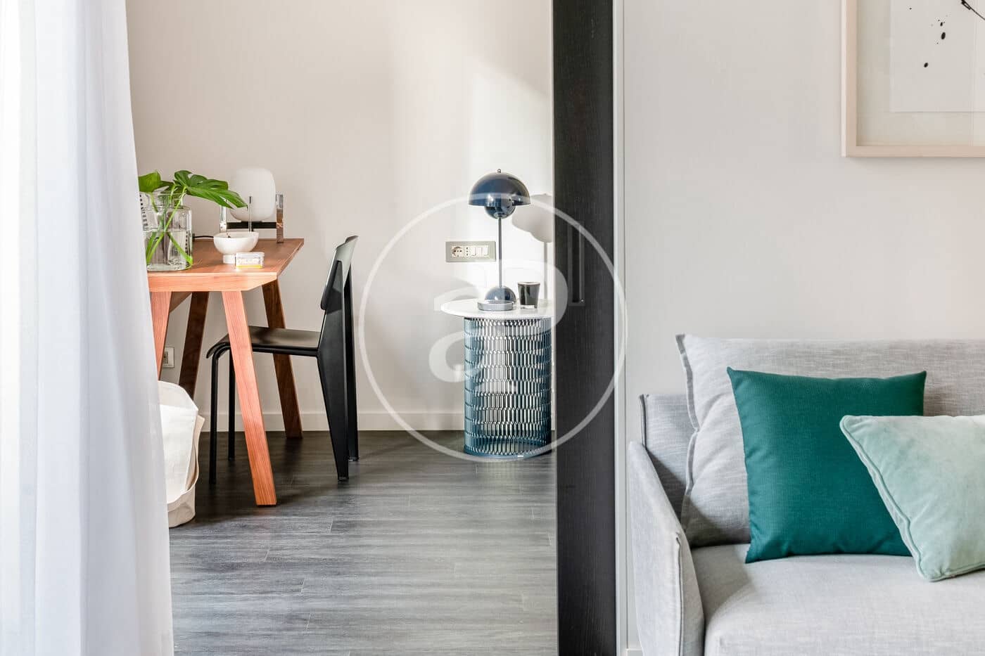 2 soveværelse Lejlighed til leje i Barcelona by med swimmingpool - € 4.800 (Ref: 8767054)