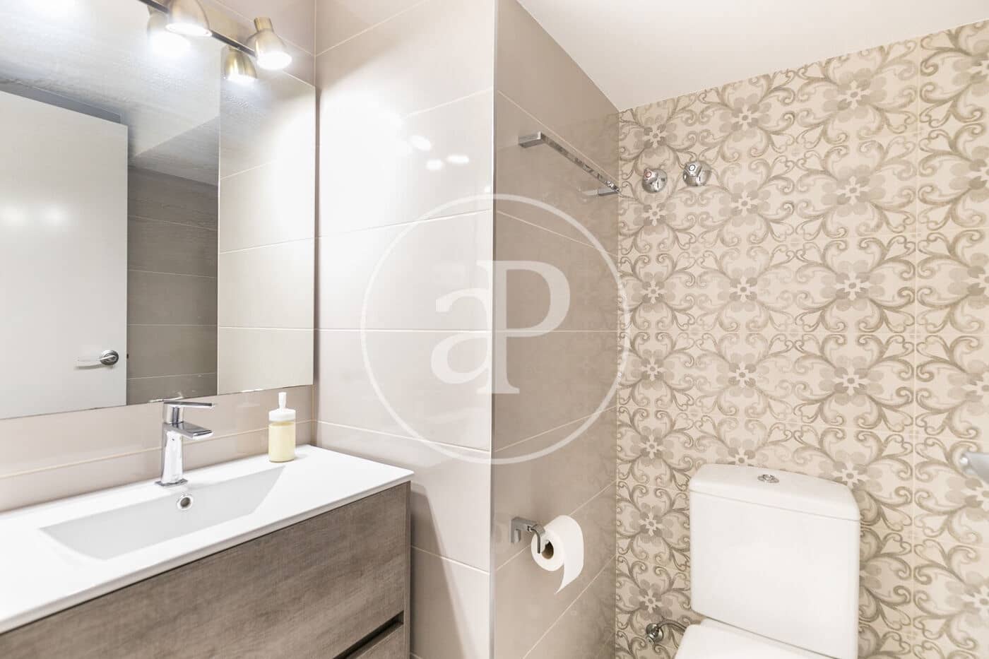 3 slaapkamer Appartement te koop in Barcelona stad - € 660.000 (Ref: 8770609)