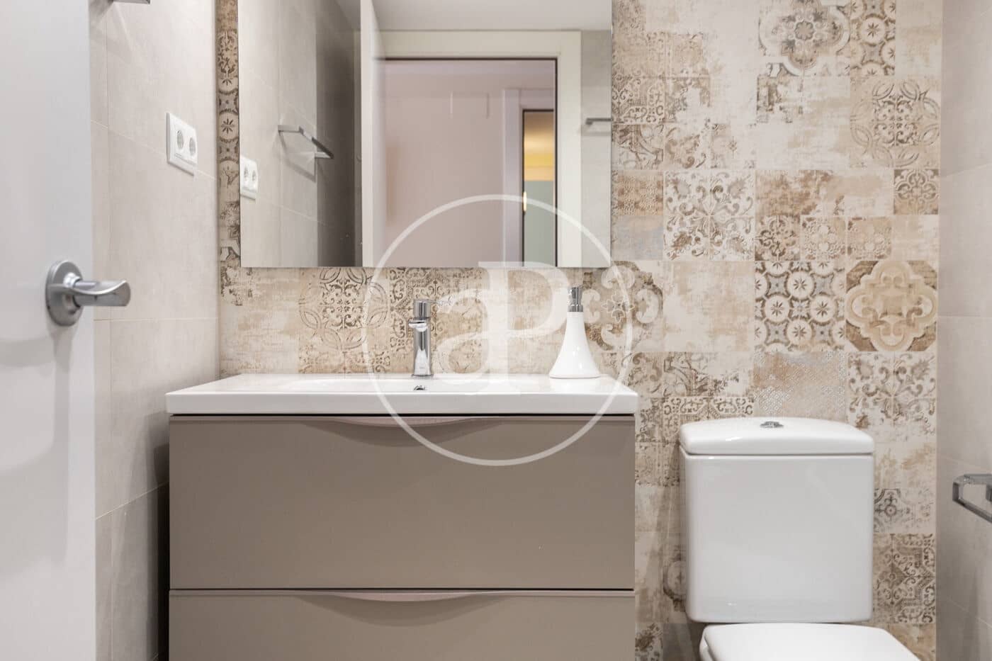 3 slaapkamer Appartement te koop in Barcelona stad - € 660.000 (Ref: 8770609)