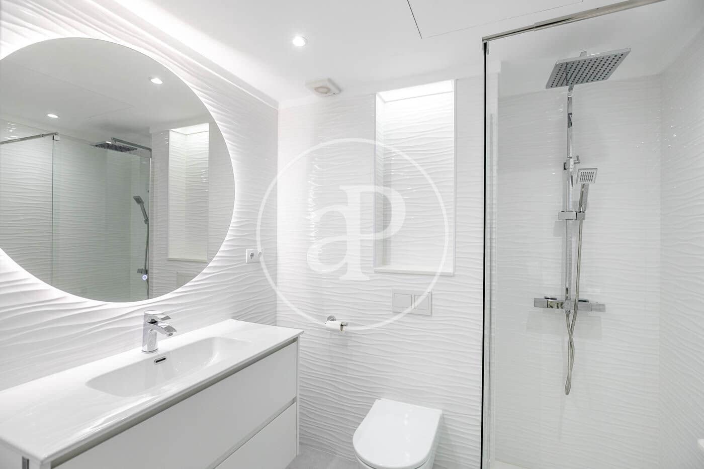 2 bedroom Apartment for rent in Barcelona city - € 2,800 (Ref: 8770615)