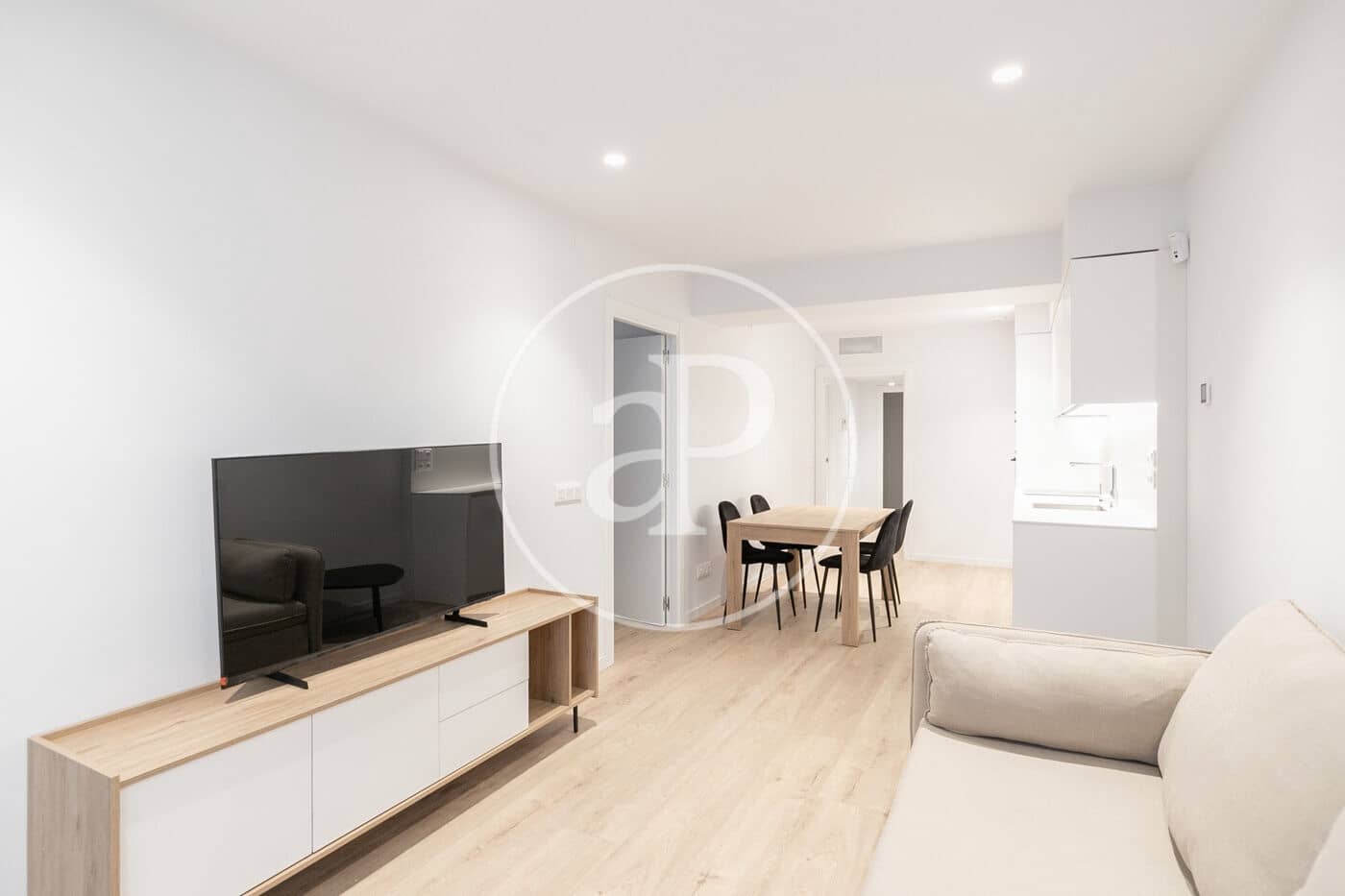 2 soverom Leilighet til leie i Barcelona by - € 2 200 (Ref: 8772851)