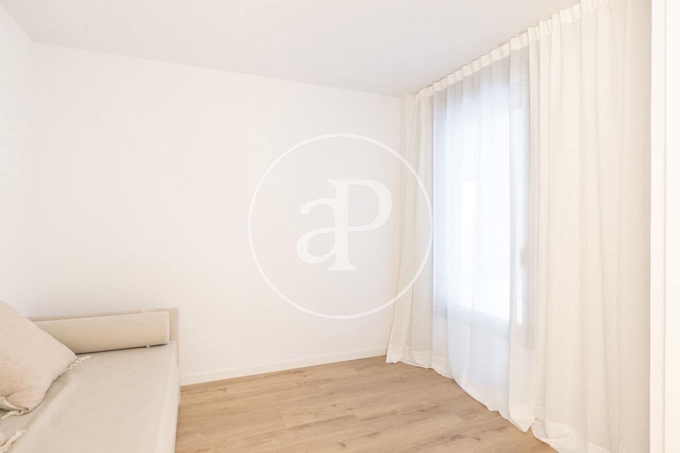2 soverom Leilighet til leie i Barcelona by - € 2 200 (Ref: 8772851)