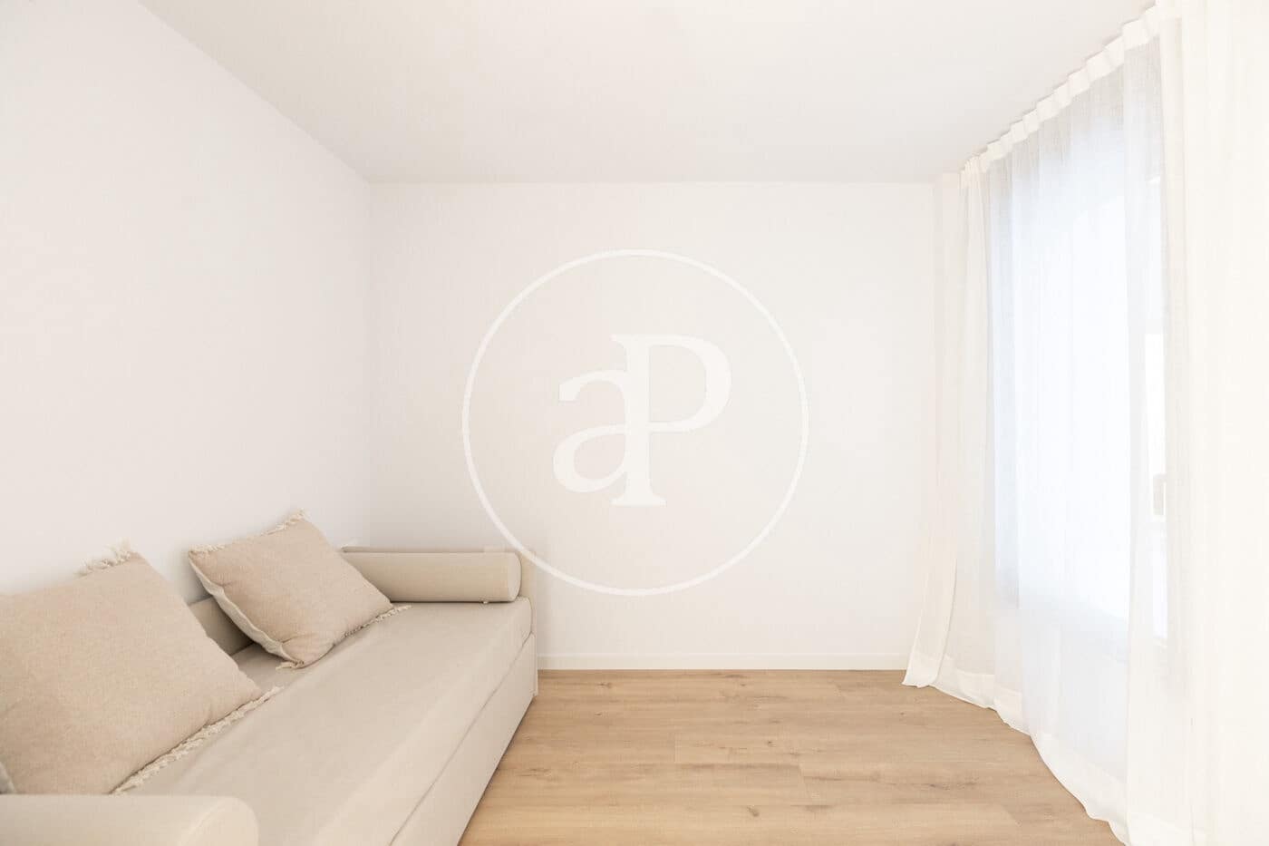 2 soverom Leilighet til leie i Barcelona by - € 2 200 (Ref: 8772851)