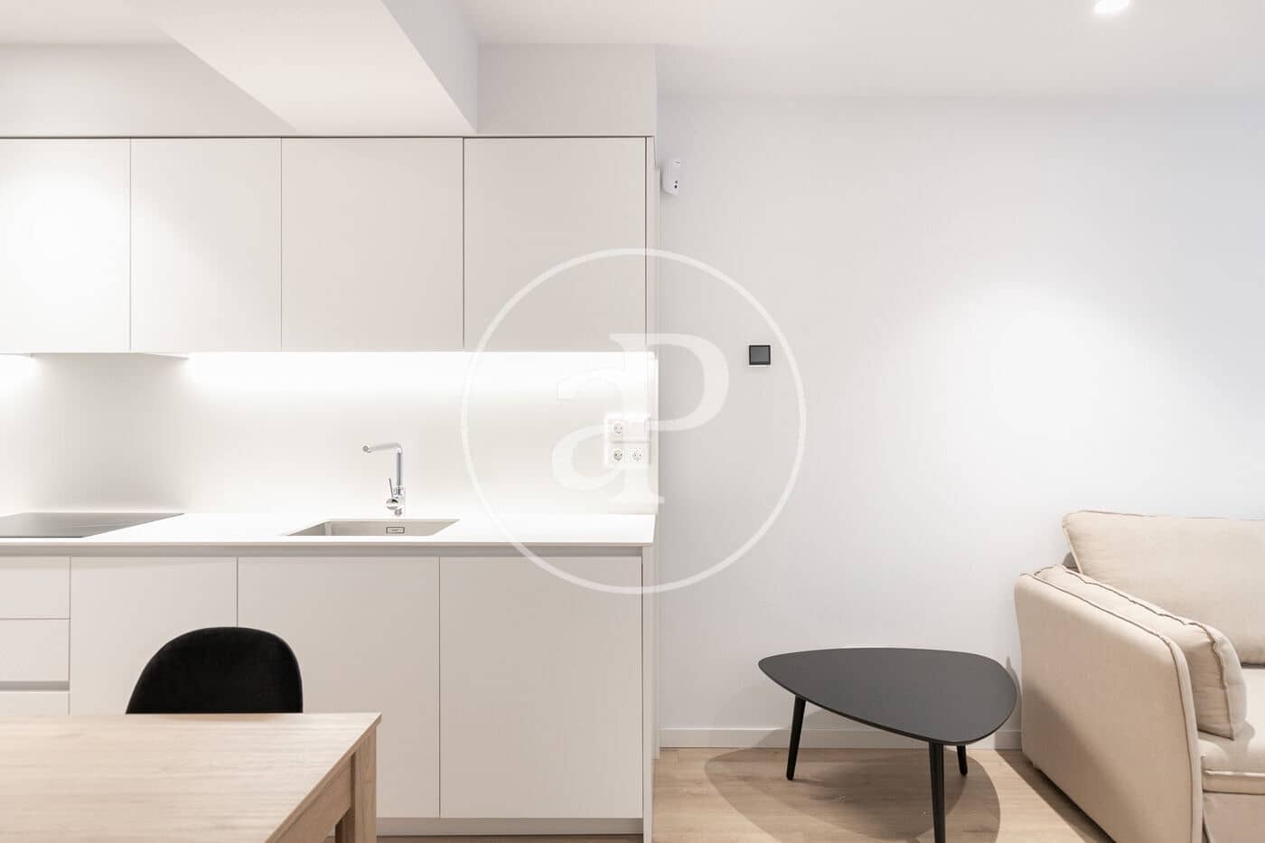 2 soverom Leilighet til leie i Barcelona by - € 2 200 (Ref: 8772851)