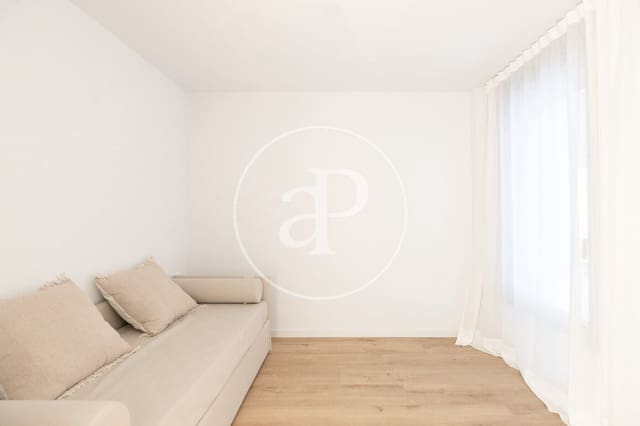 2 soverom Leilighet til leie i La Sagrada Família, Barcelona by - € 2 200 (Ref: 8772851)