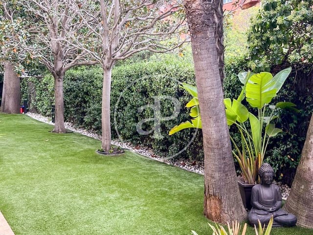 5 slaapkamer Villa te koop in Sant Just Desvern - € 1.625.000 (Ref: 8772853)