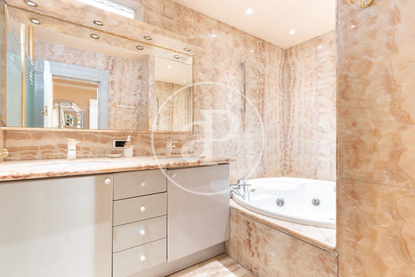 5 makuuhuone Huvila myytävänä paikassa Bellaterra mukana uima-altaan - 2 450 000 € (Ref: 8776273)