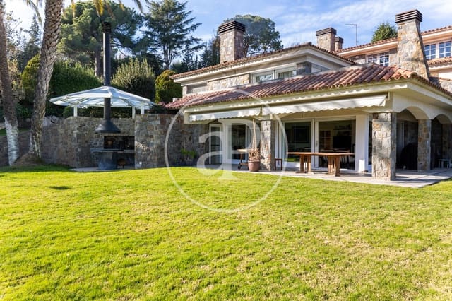 5 makuuhuone Huvila myytävänä paikassa Bellaterra, Cerdanyola del Vallès mukana uima-altaan - 2 450 000 € (Ref: 8776273)