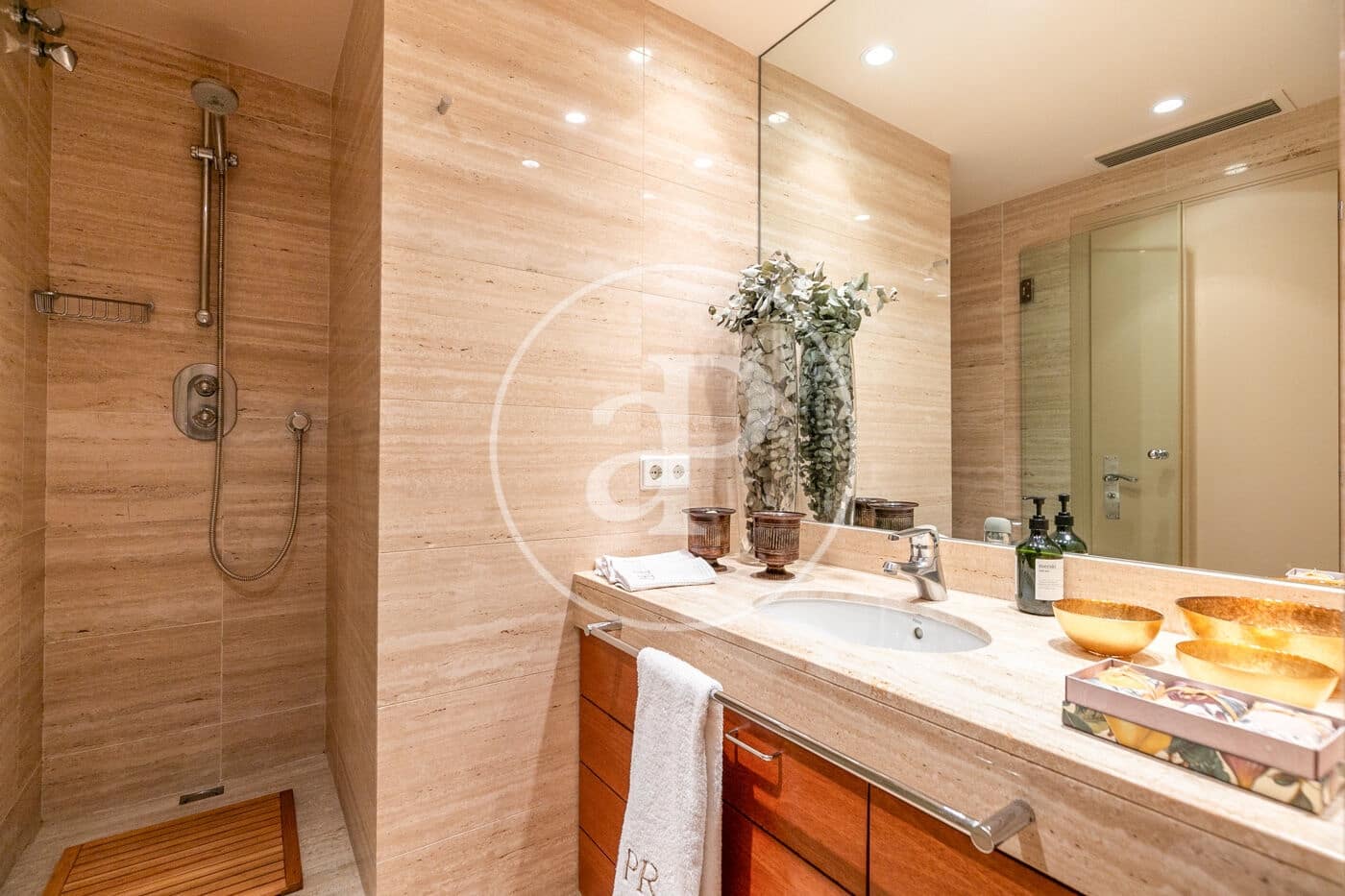 4 soveværelse Lejlighed til salg i Barcelona by med swimmingpool - € 2.250.000 (Ref: 8776284)