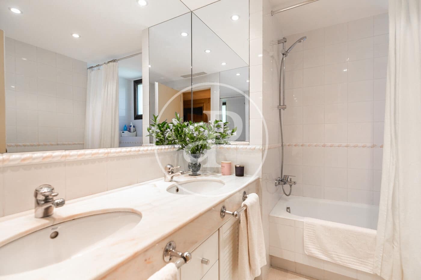 4 soveværelse Lejlighed til salg i Barcelona by med swimmingpool - € 2.250.000 (Ref: 8776284)