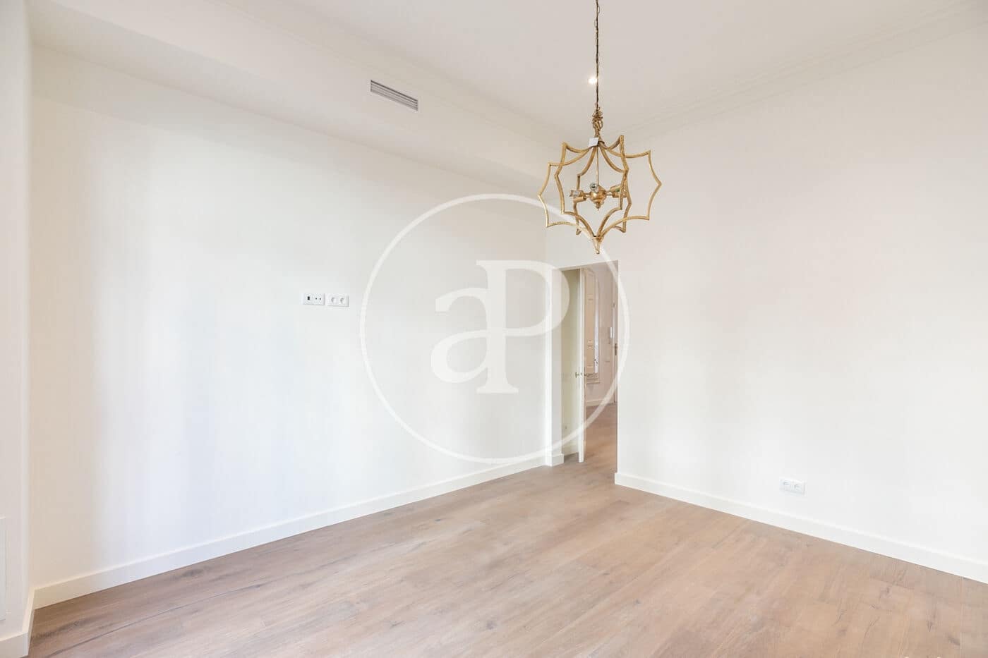 4 sovrum Lägenhet att hyra i Barcelona stad - 4 295 € (Ref: 8781819)