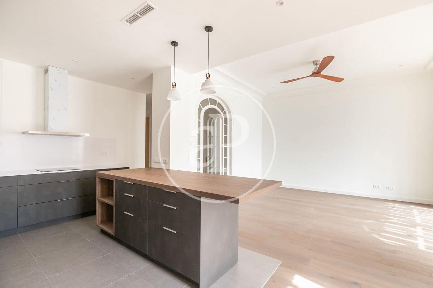 4 sovrum Lägenhet att hyra i Barcelona stad - 4 295 € (Ref: 8781819)