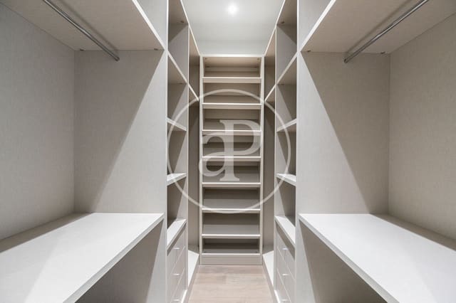 4 sovrum Lägenhet att hyra i La Dreta de L'Eixample, Barcelona stad - 4 295 € (Ref: 8781819)