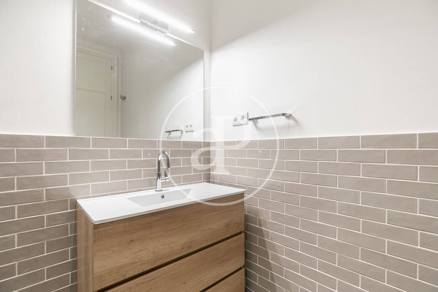 4 sovrum Lägenhet att hyra i Barcelona stad - 4 295 € (Ref: 8781819)