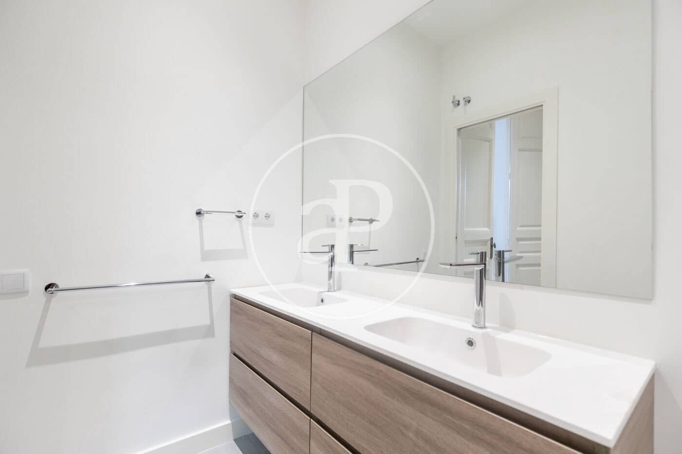 4 sovrum Lägenhet att hyra i Barcelona stad - 4 295 € (Ref: 8781819)
