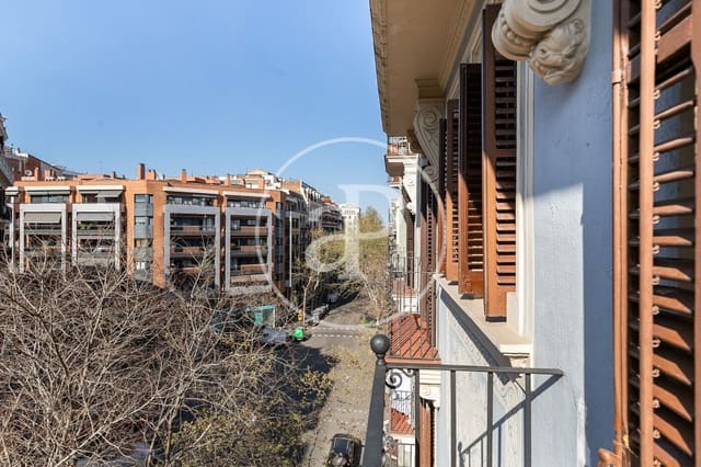 3 bedroom Apartment for sale in La Sagrada Família, Barcelona city - € 460,000 (Ref: 8789678)